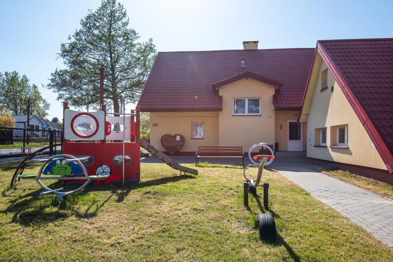 Nad Brzegiem Baltyku Hotel Sarbinowo Exterior photo
