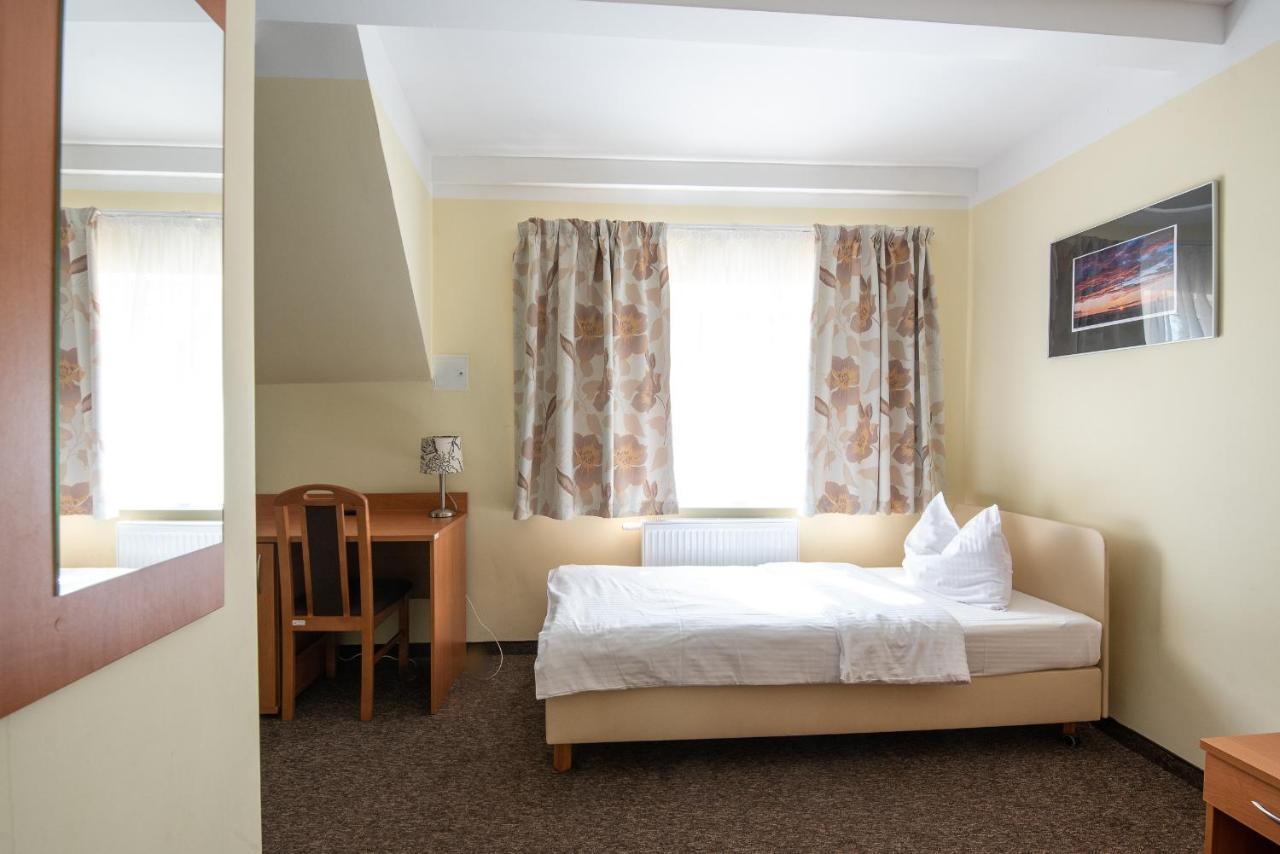 Nad Brzegiem Baltyku Hotel Sarbinowo Exterior photo